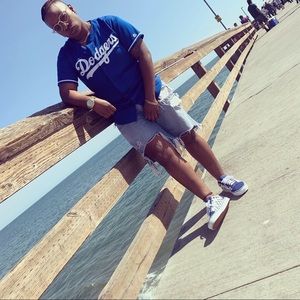 Meet your Posher, Bee